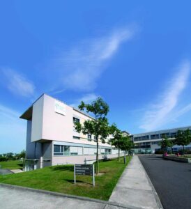 Vue extérieure clinique de la côte d'emeraude vivalto santé